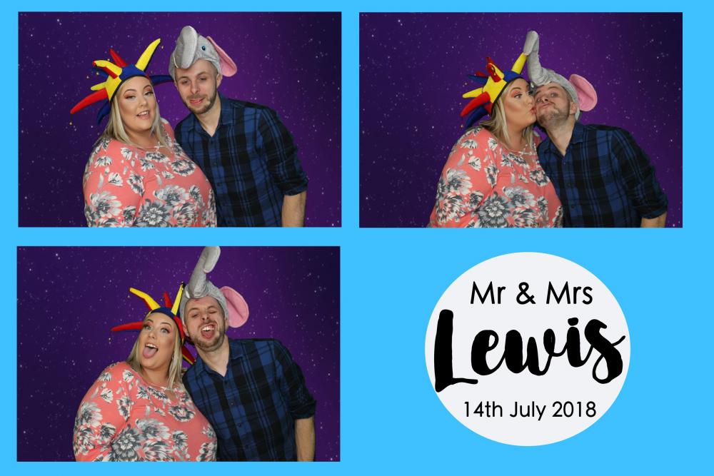 Mr & Mrs Lewis's Wedding | View more photos from the event at images.mobile-photo-booth.com/u/MobilePhotoBoothUK/Mr-Mrs-Lewiss-Wedding